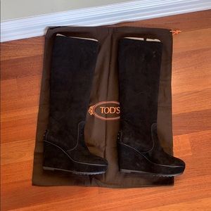 Tod’s knee high black suede wedge heel boots - 37